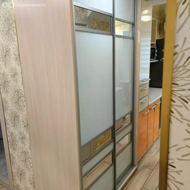 3-комнатная квартира: Краснодар, улица имени Игнатова, 41 (57 м) - Фото 1