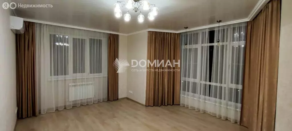 3-комнатная квартира: Новочеркасск, улица Фрунзе, 71В (81.6 м) - Фото 0