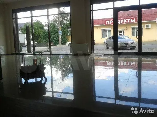 Задаётся Торговое помещение. Первая линия - Фото 0