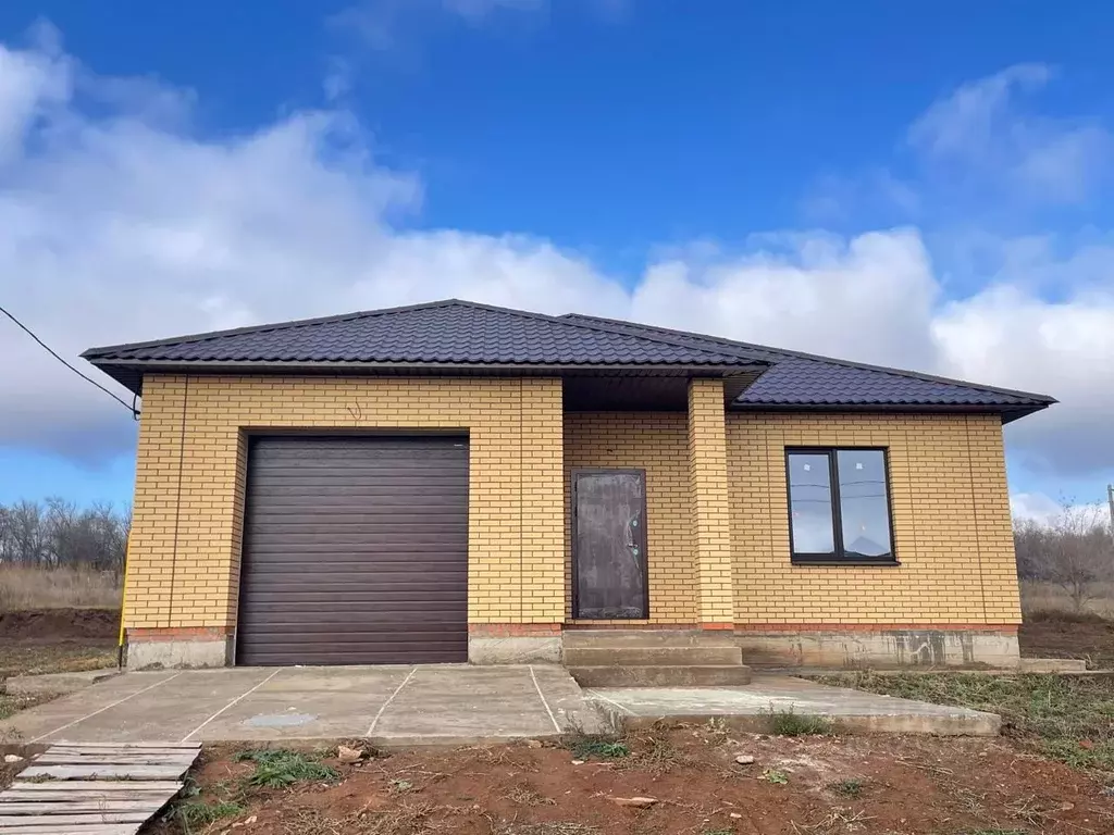 Дом в Оренбургская область, Оренбургский район, пос. Соловьевка  (130 ... - Фото 1