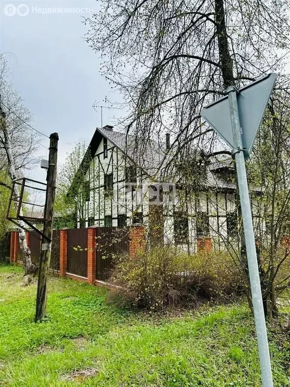 Дом в посёлок городского типа Ашукино, Центральная улица, 1 (283.9 м) - Фото 1