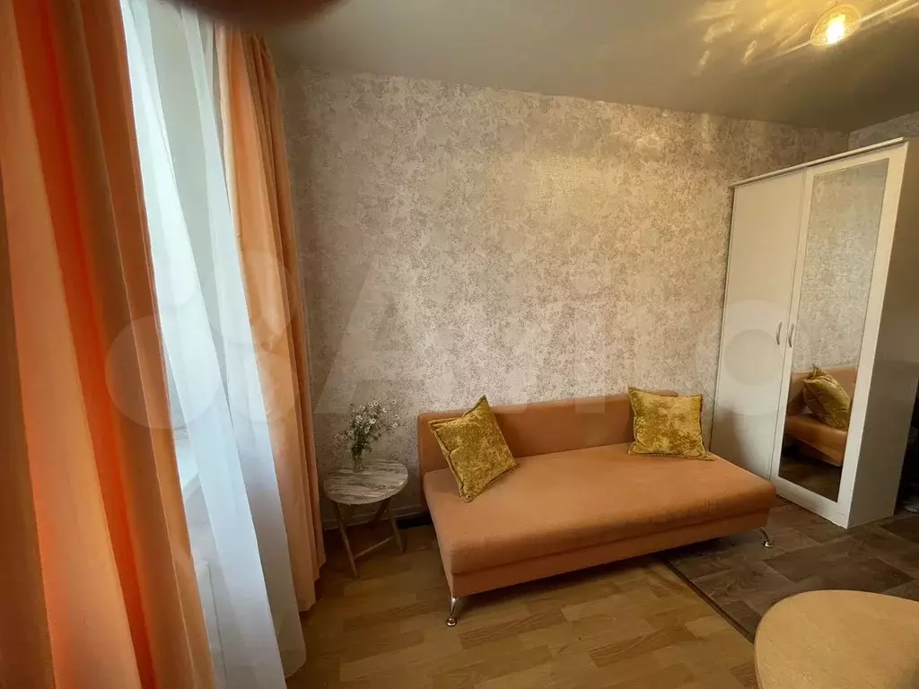 Комната 17 м в 1-к., 1/4 эт. - Фото 0