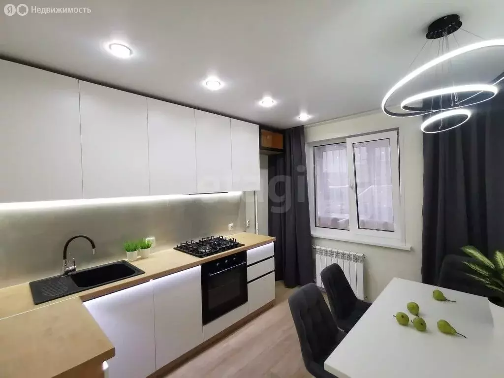 3-комнатная квартира: Йошкар-Ола, улица Петрова, 18 (80.9 м) - Фото 2