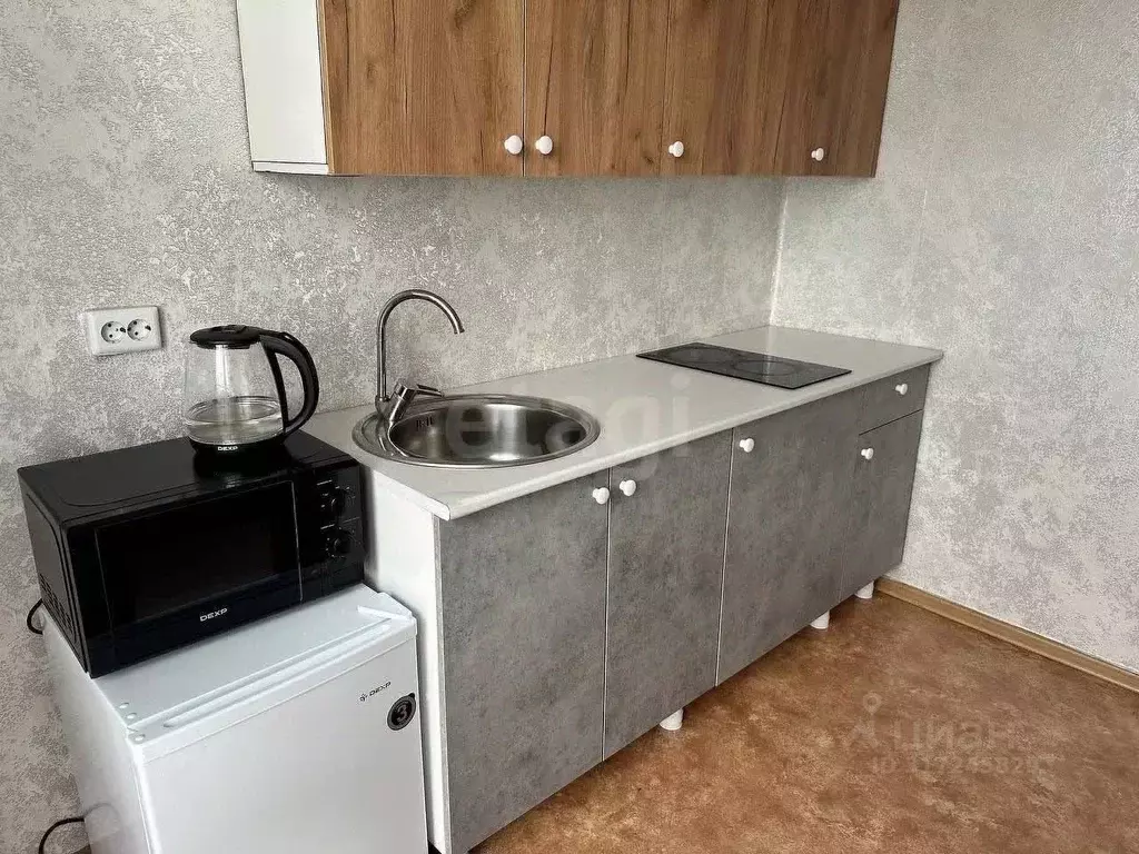 1-к кв. Кемеровская область, Ленинск-Кузнецкий Топкинская ул., 150/1 ... - Фото 1