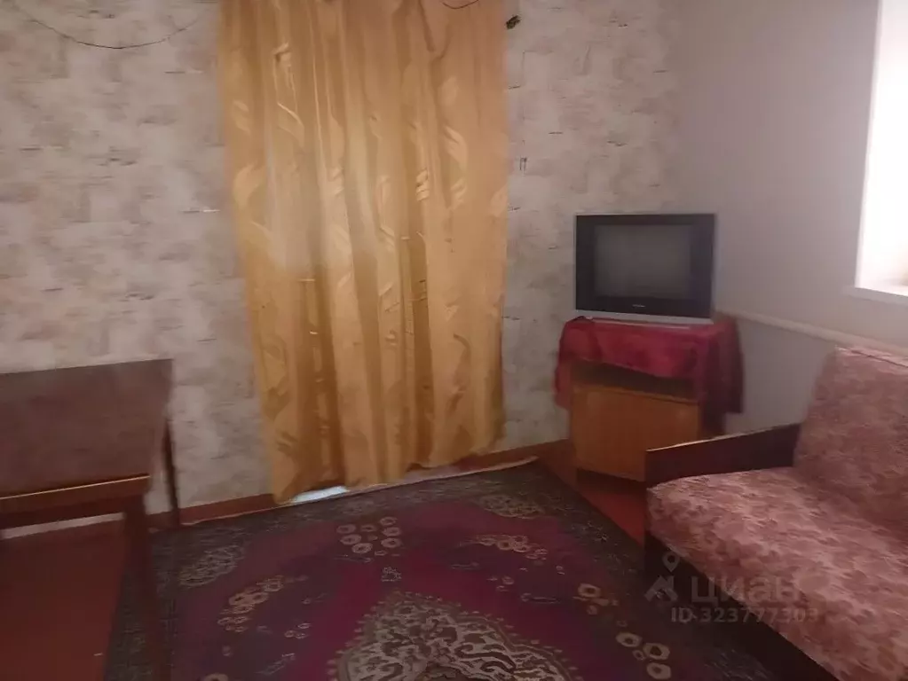 Дом в Крым, Симферопольский район, Гвардейское пгт ул. Карла Маркса ... - Фото 1