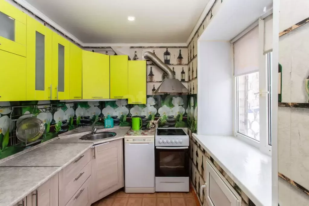 4-к кв. Тюменская область, Тобольск 6-й мкр, 26 (59.5 м) - Фото 1