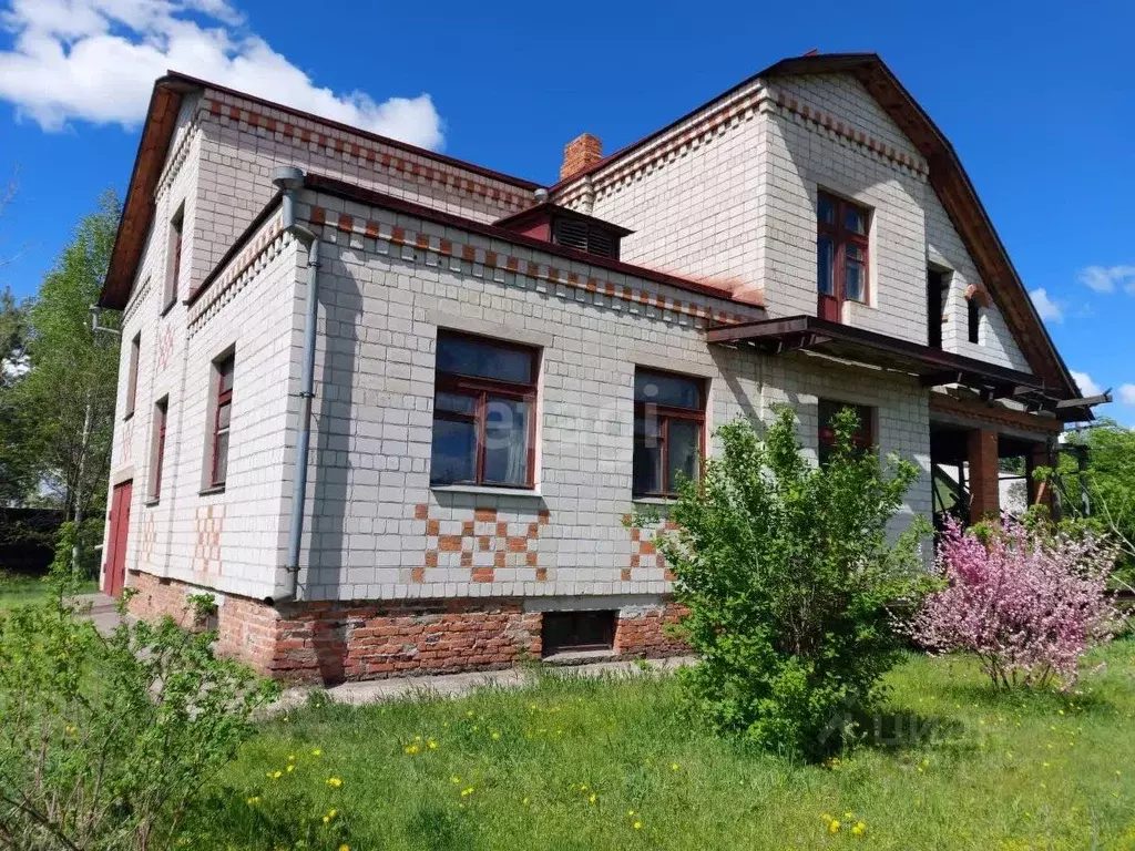 Дом в Амурская область, Свободный ул. Серова (238 м) - Фото 1