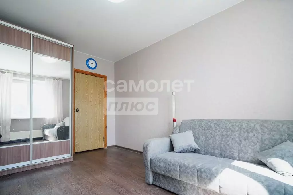 3-к кв. Омская область, Омск ул. Рокоссовского, 1/1 (70.5 м) - Фото 1