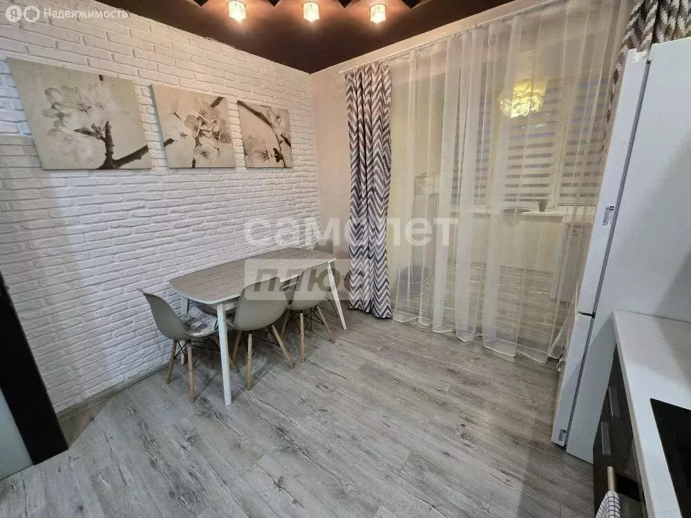 2-комнатная квартира: Озерск, микрорайон Заозёрный, 12 (71.2 м) - Фото 2