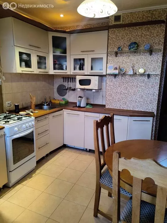3-комнатная квартира: Курск, Коммунальная улица, 12 (80 м) - Фото 1