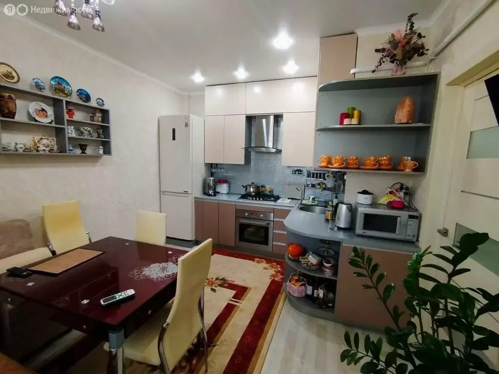 2-комнатная квартира: Абинск, улица Свердлова, 5 (63 м) - Фото 1