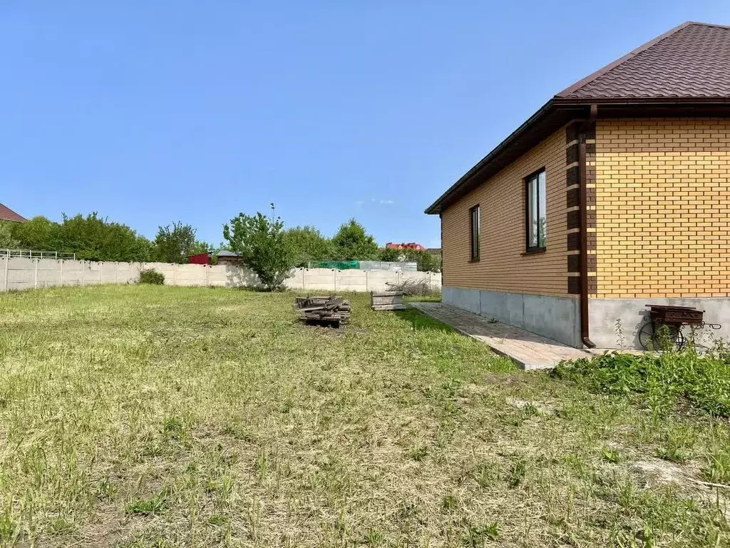 Дом в Белгородская область, Строитель Яковлевский городской округ, ... - Фото 1