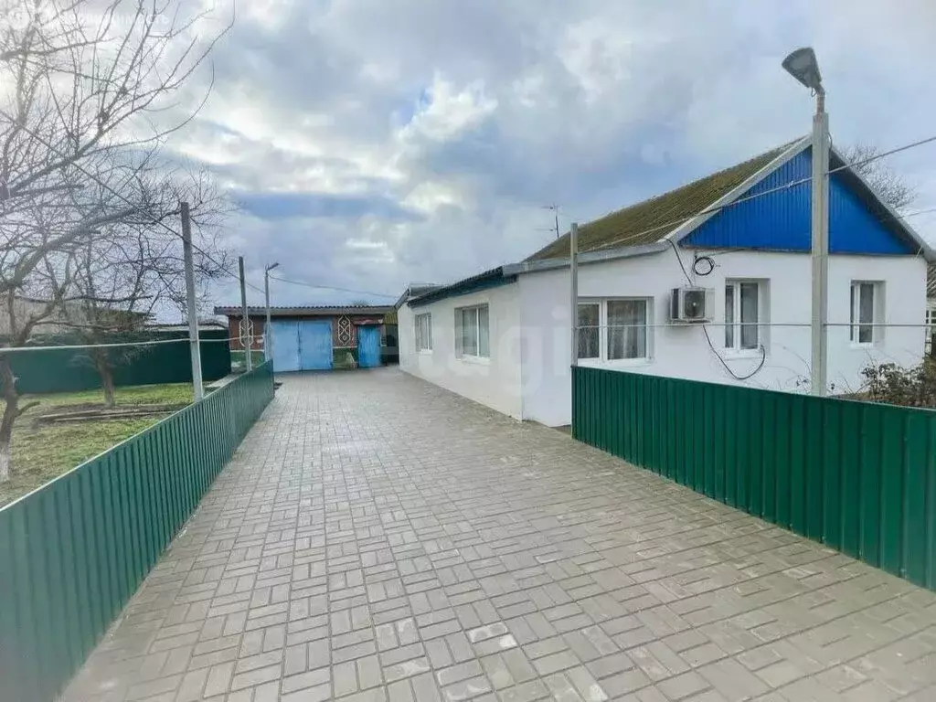 Дом в Александровка, Заводская улица (52.4 м) - Фото 1