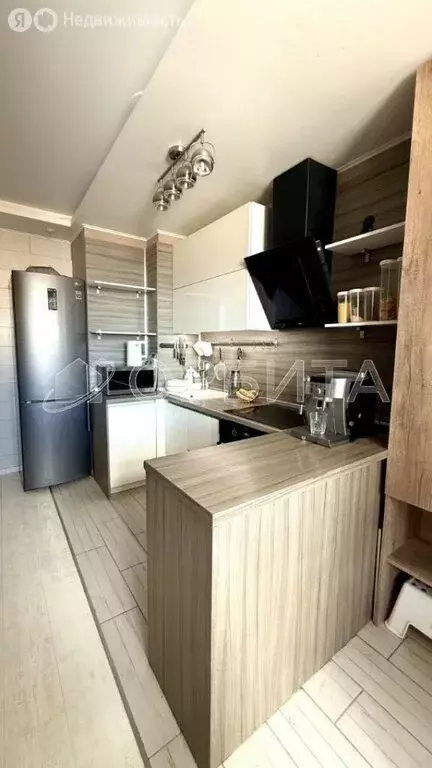 2-комнатная квартира: Тюмень, улица Тимофея Чаркова, 81 (59.5 м) - Фото 1