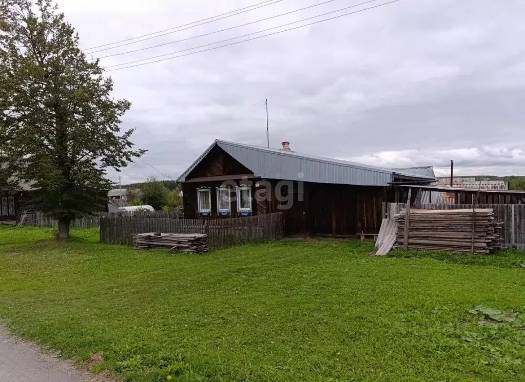 Дом в Свердловская область, Горноуральский городской округ, с. Лая ул. ... - Фото 1