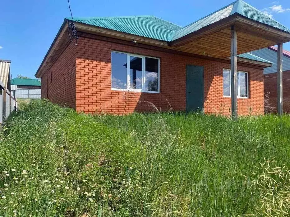 Дом в Оренбургская область, Бузулукский район, Колтубановский ... - Фото 1