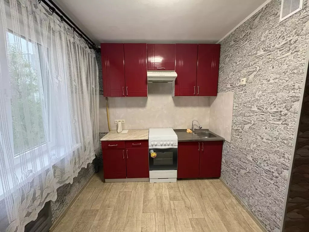 1-к кв. Псковская область, Псков Коммунальная ул., 44 (33.0 м) - Фото 1