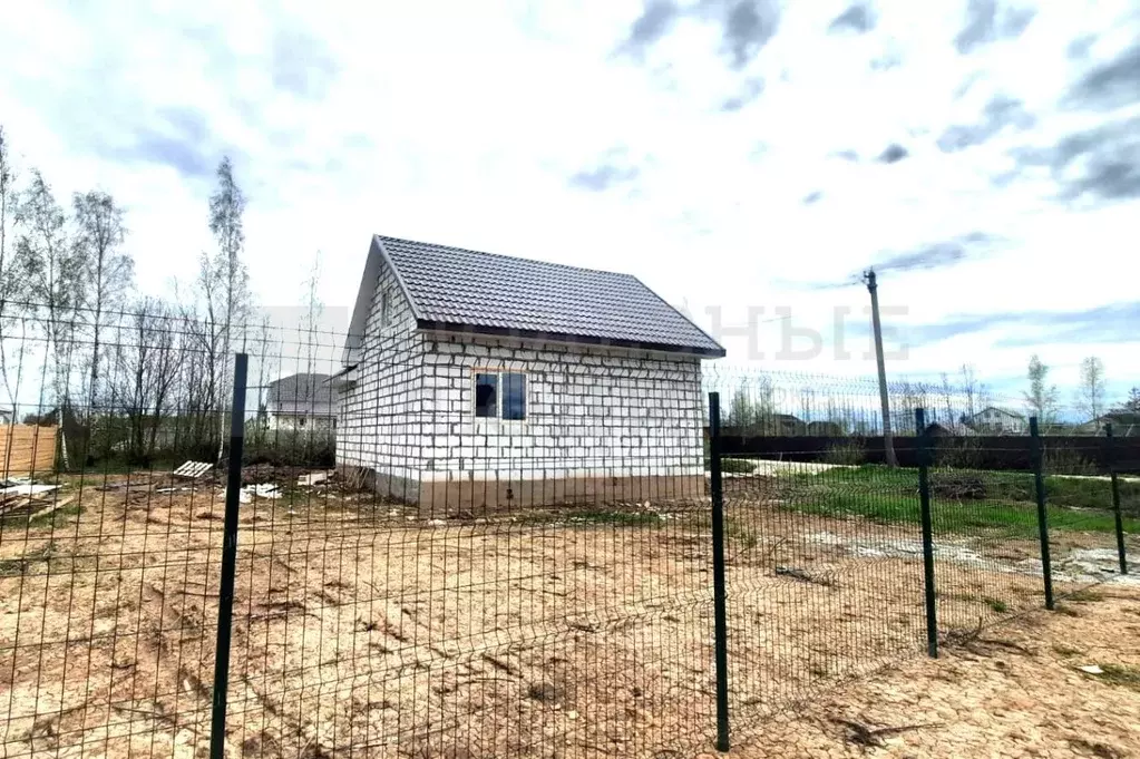 Дом в Новгородская область, Новгородский район, Трубичинское с/пос, д. ... - Фото 0