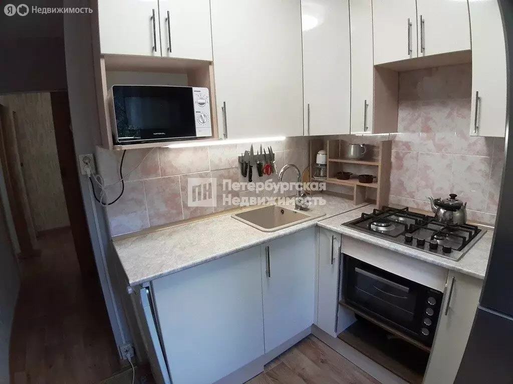 4-комнатная квартира: Санкт-Петербург, улица Лёни Голикова, 11 (49 м) - Фото 1