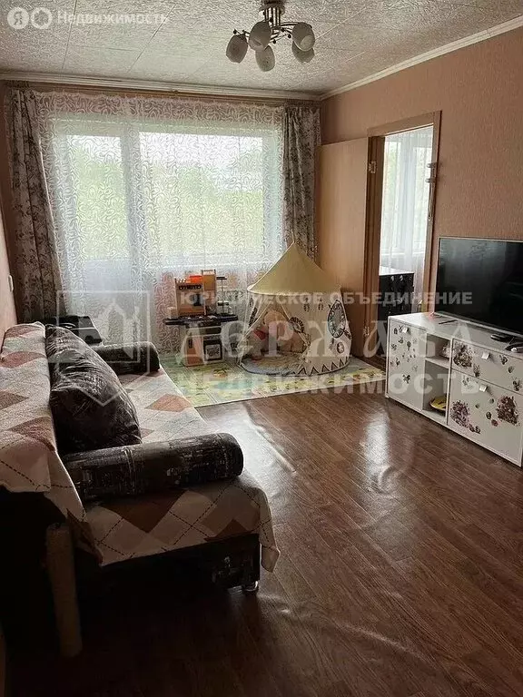 3-комнатная квартира: Кемерово, Волгоградская улица, 32Б (46 м) - Фото 0