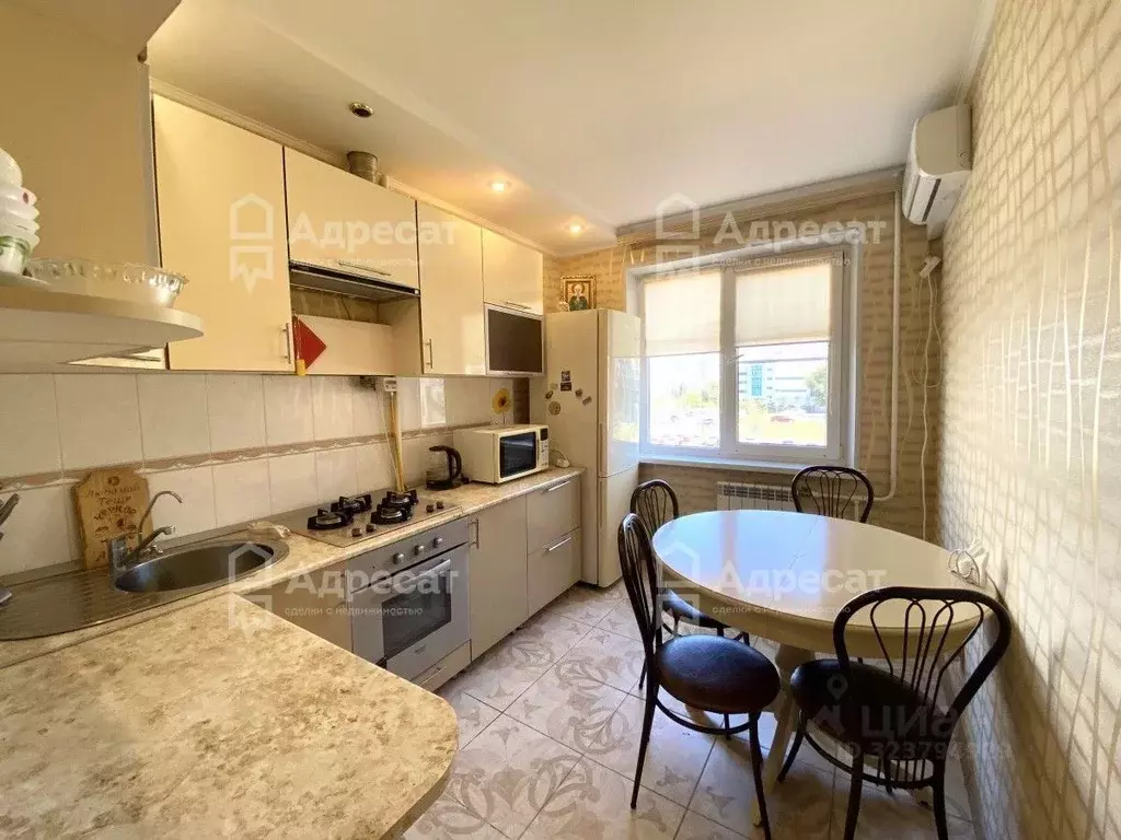 2-к кв. Волгоградская область, Волгоград ул. 8-й Воздушной Армии, 24 ... - Фото 1