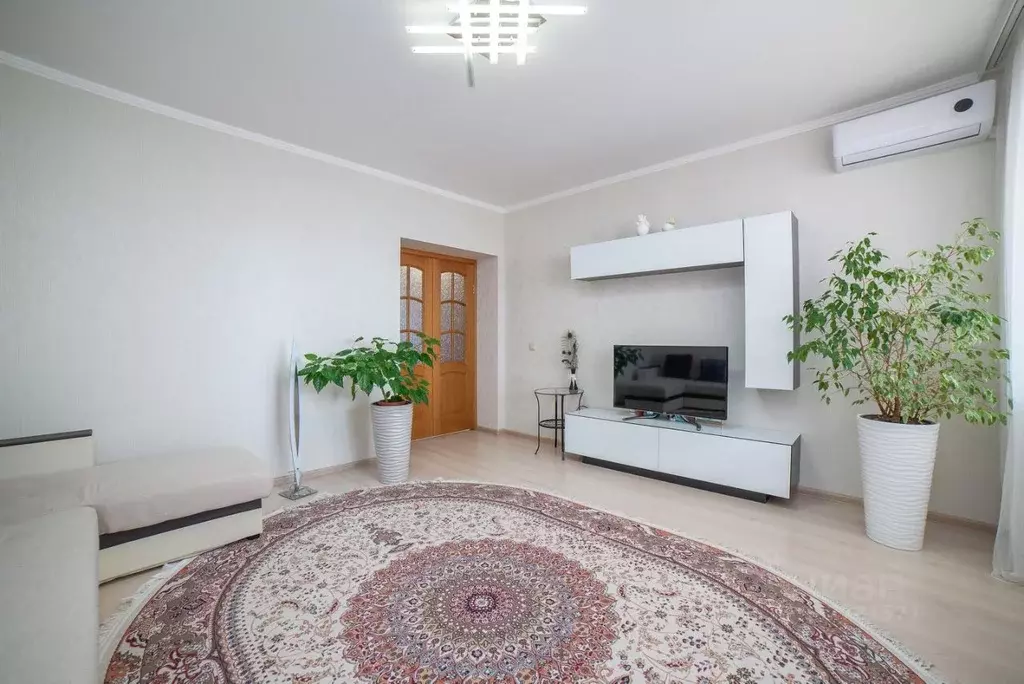 3-к кв. Свердловская область, Екатеринбург ул. Фурманова, 66 (95.5 м) - Фото 1