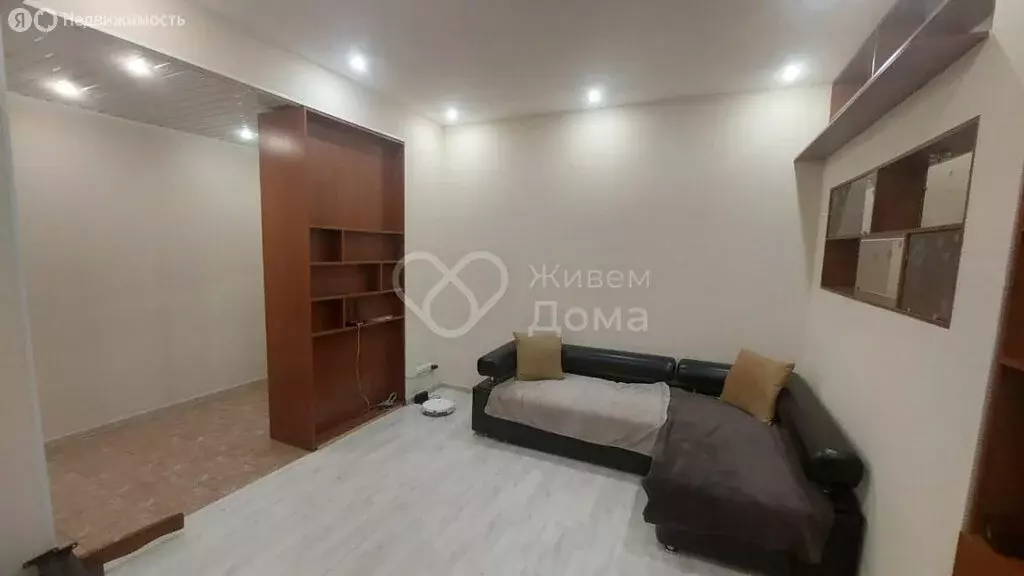 Квартира-студия: Волжский, проспект имени Ленина, 10 (49 м) - Фото 1