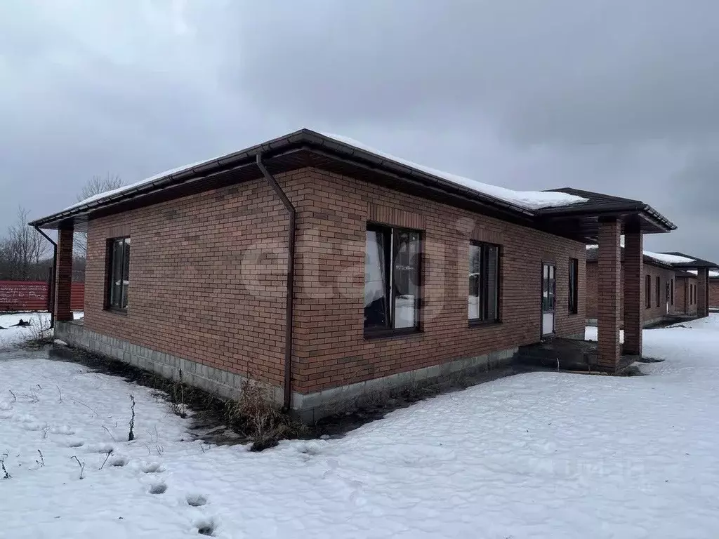 Дом в Белгородская область, Старооскольский городской округ, с. ... - Фото 1