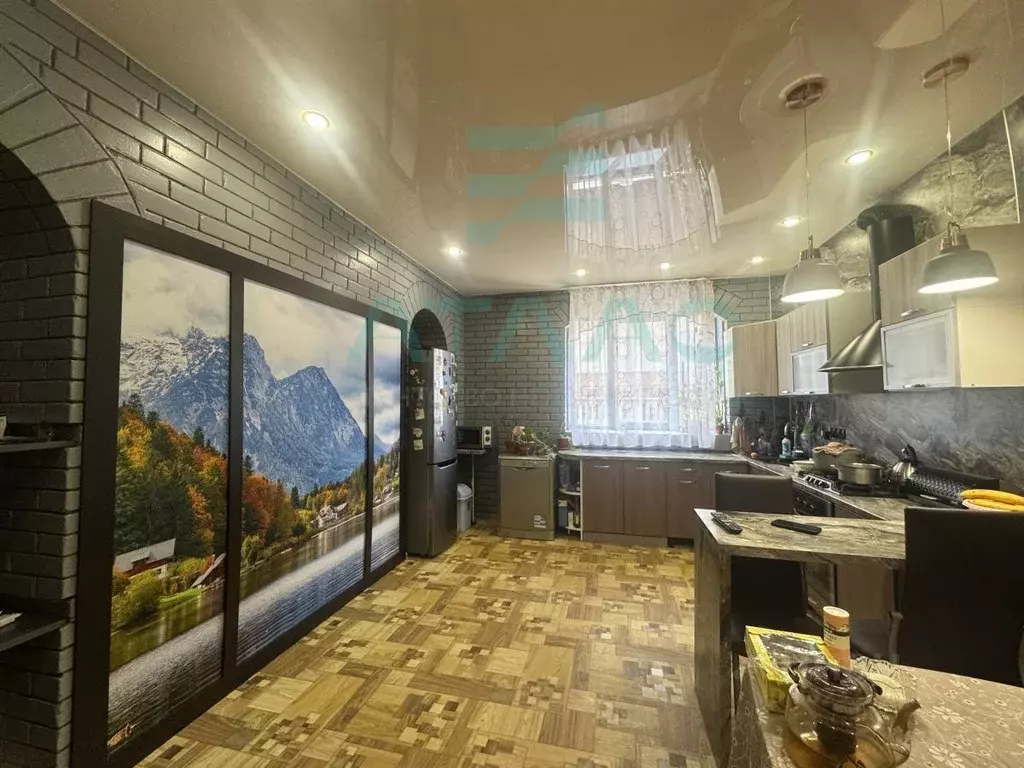 Дом в Крым, Евпатория ул. Урожайная (355 м) - Фото 1