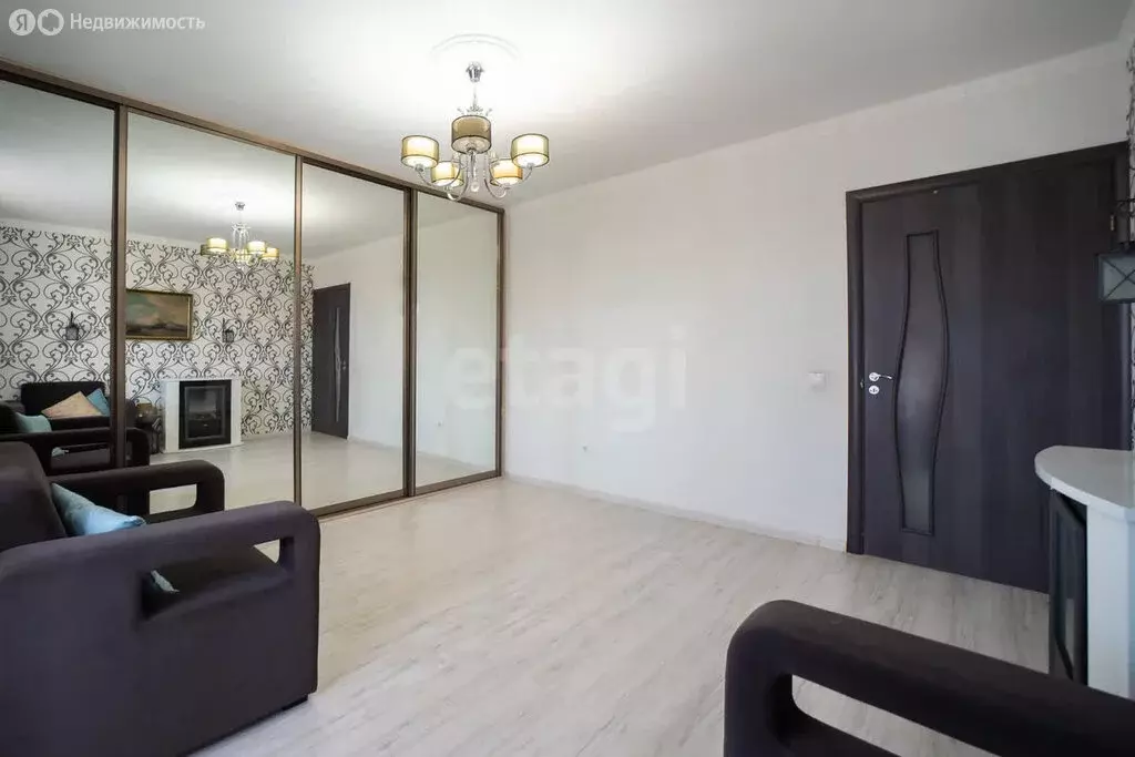 3-комнатная квартира: Калининград, улица Согласия, 9 (72 м) - Фото 1