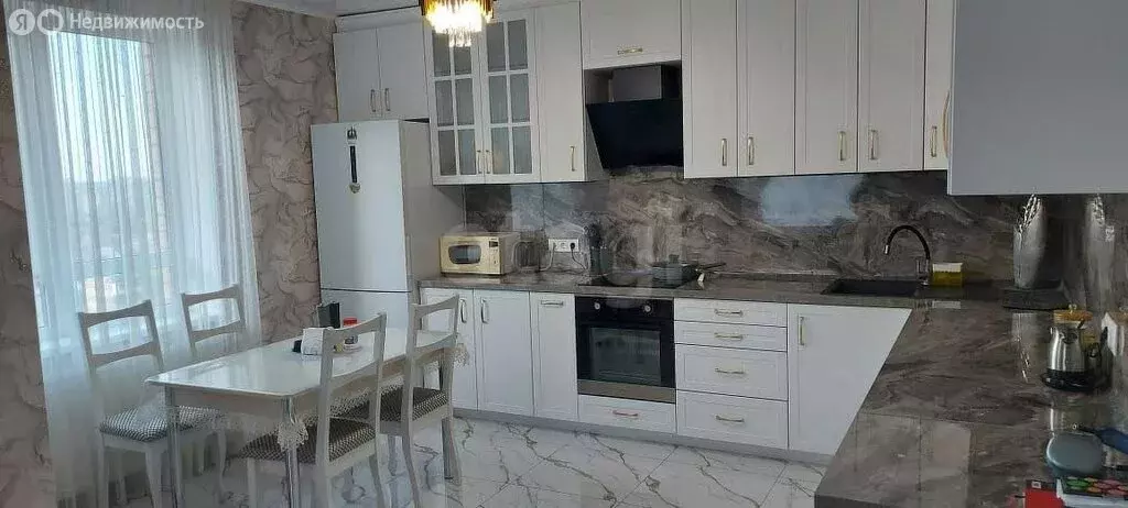 3-комнатная квартира: Ростов-на-Дону, улица Ларина, 45с2 (80.2 м) - Фото 1
