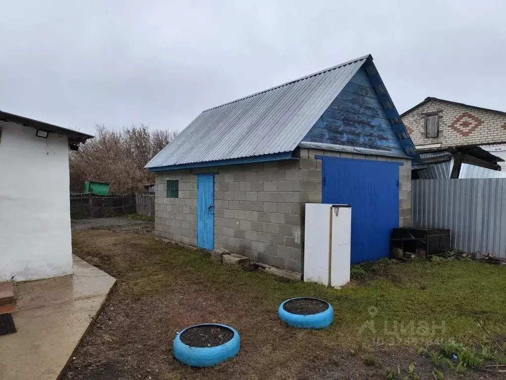 Дом в Саратовская область, Петровский район, Пригородное муниципальное ... - Фото 2