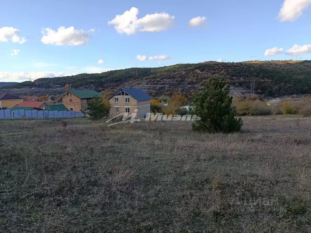 Участок в Крым, Симферопольский район, Добровское с/пос, с. Пионерское ... - Фото 1
