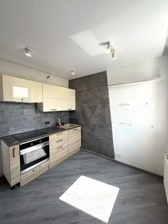 1-к. квартира, 39 м, 4/9 эт. - Фото 0