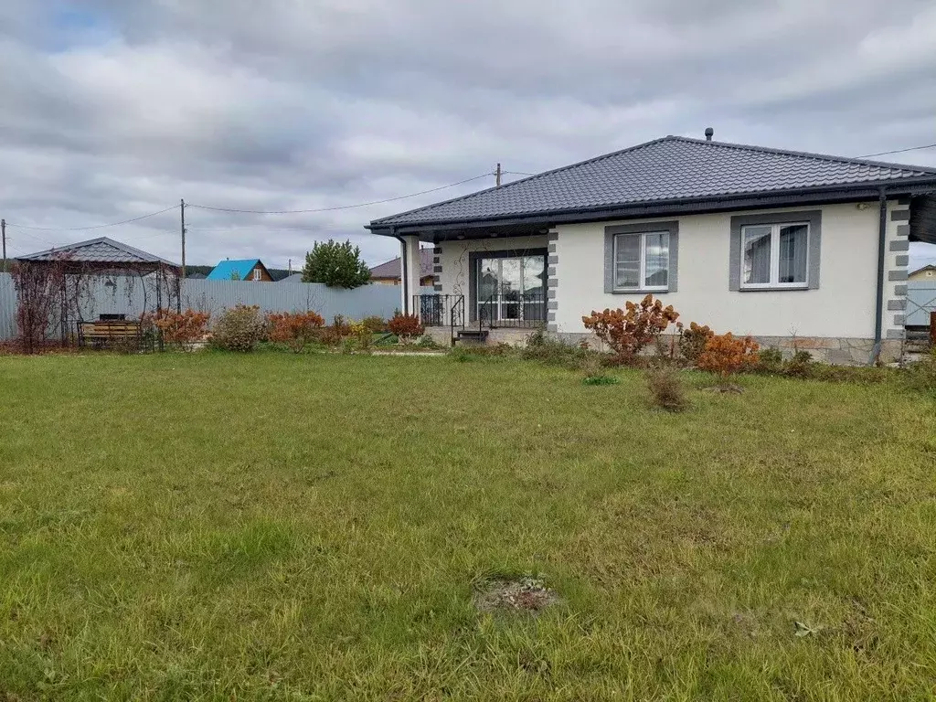 Дом в Свердловская область, Сысертский муниципальный округ, пос. ... - Фото 1