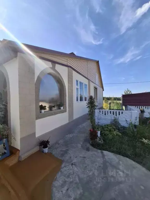 Дом в Орловская область, Мценский район, Чахинское с/пос, с. ... - Фото 2