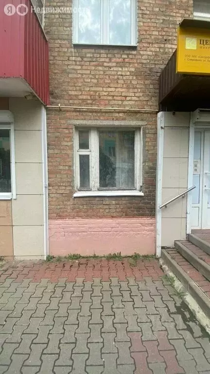 3-комнатная квартира: Губкин, улица Кирова, 32 (54 м) - Фото 0