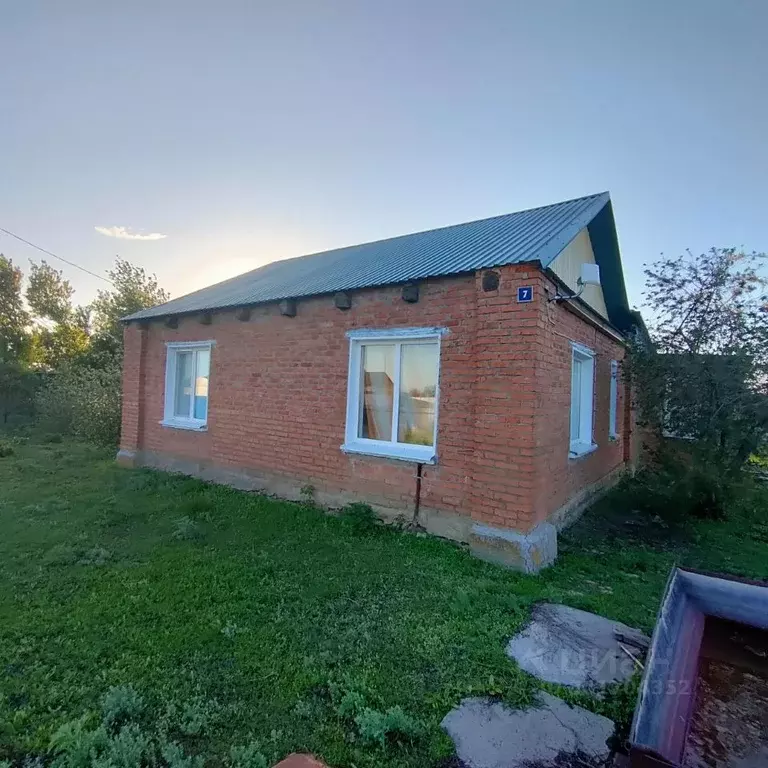 Дом в Саратовская область, Энгельсский район, Безымянское ... - Фото 1