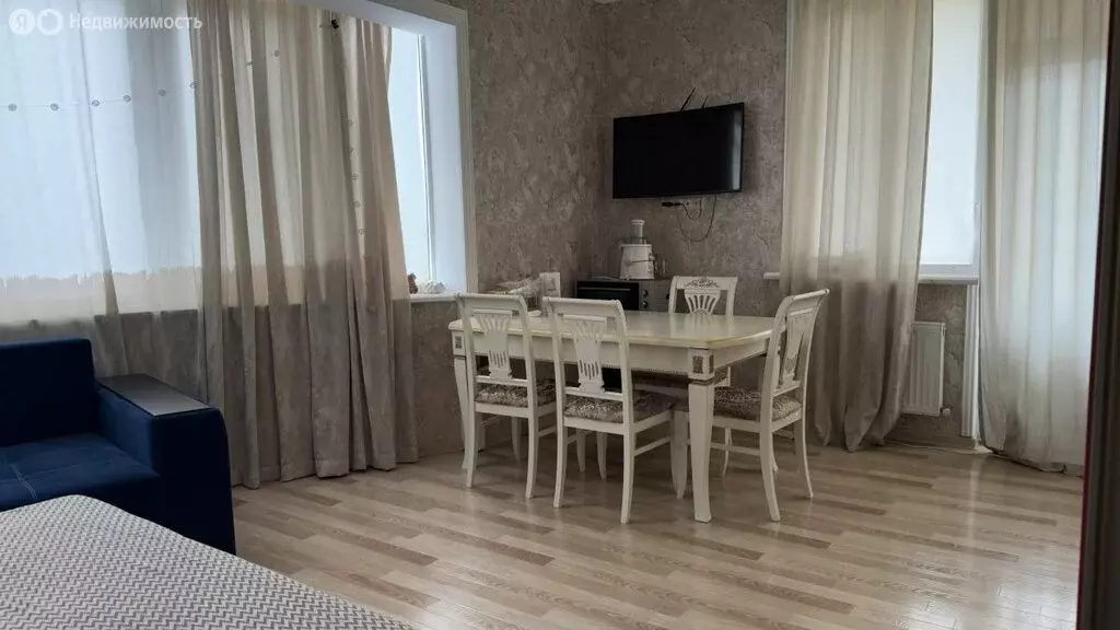 2-комнатная квартира: Махачкала, улица Времена Года, 15 (74 м) - Фото 1