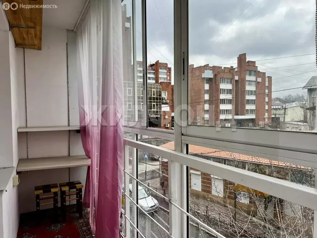 Квартира-студия: Иркутск, улица Семена Лагоды, 4/5 (35 м) - Фото 1
