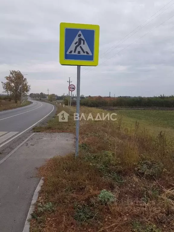 Участок в Белгородская область, Старооскольский городской округ, с. ... - Фото 1
