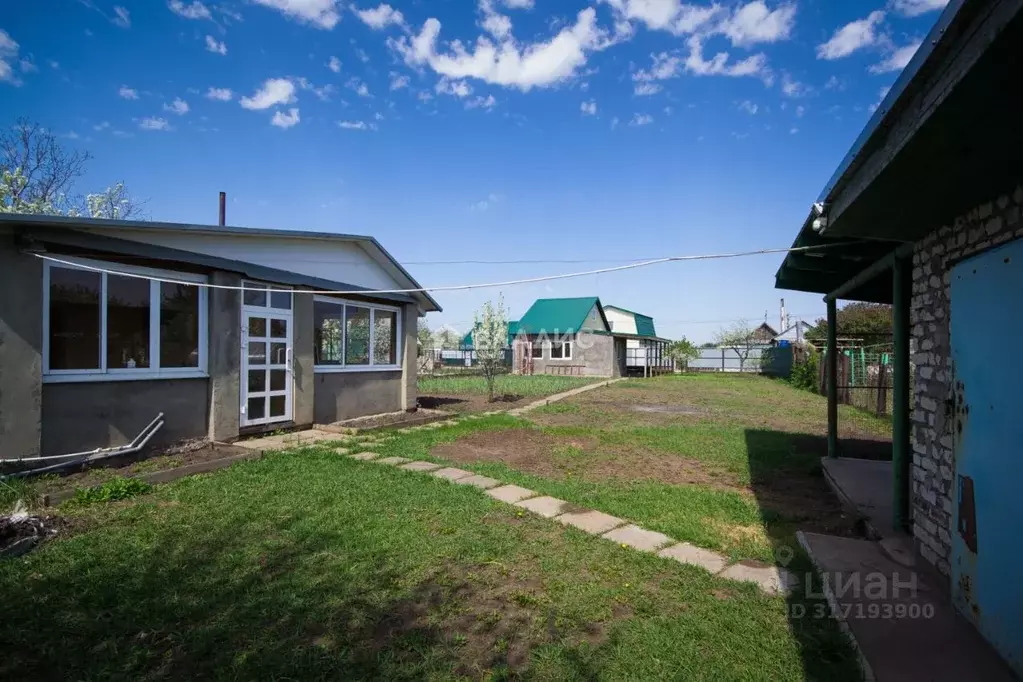 Дом в Саратовская область, Балаковский район, Натальинское ... - Фото 1