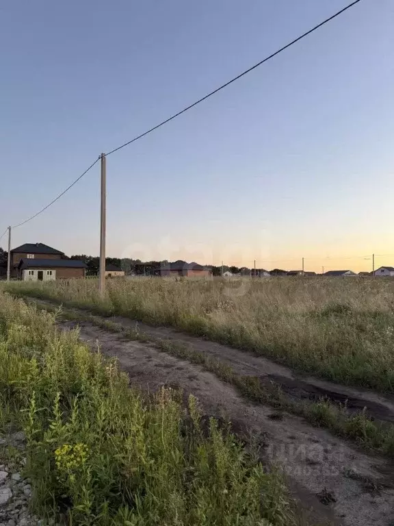 Участок в Курская область, Курский район, Моковский сельсовет, д. ... - Фото 1