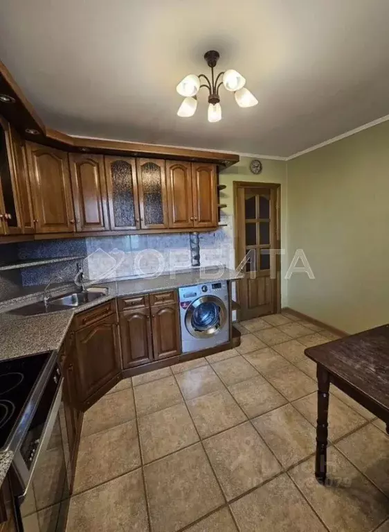 3-к кв. Тюменская область, Тюмень ул. Федюнинского, 19 (74.9 м) - Фото 1