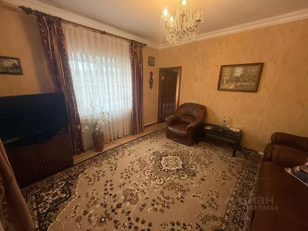 Дом в Краснодарский край, Гулькевичи ул. Есенина, 25 (150 м) - Фото 0
