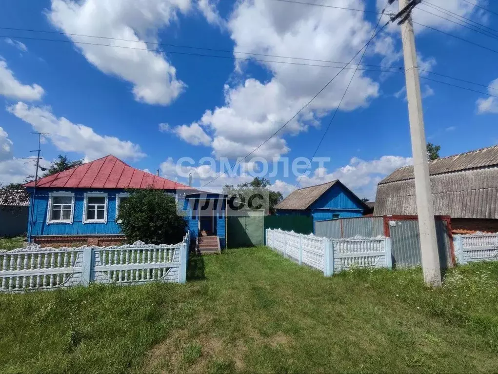 Дом в Курская область, Золотухинский район, Будановский сельсовет, д. ... - Фото 1