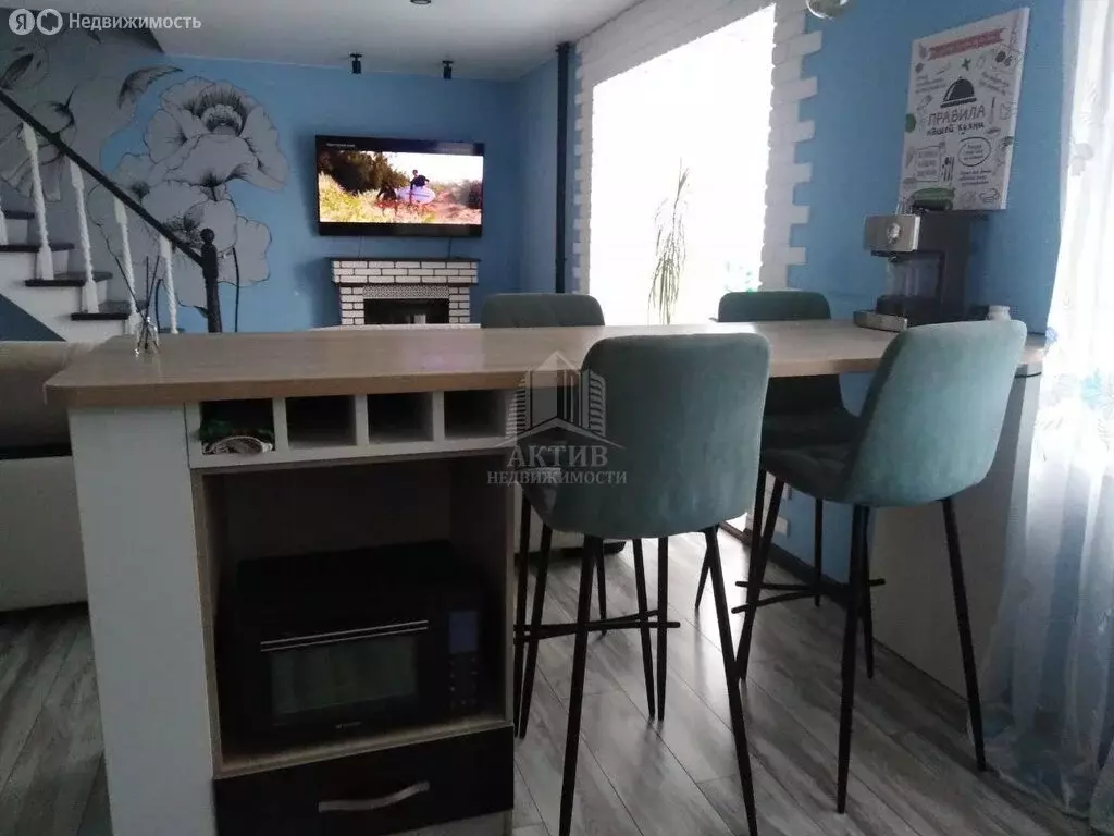 3-комнатная квартира: Красноярск, проспект 60 лет Образования СССР, ... - Фото 2