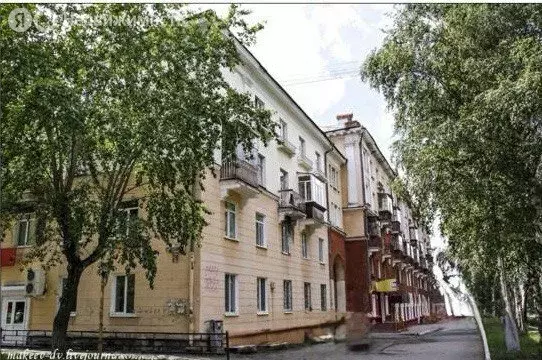 3-комнатная квартира: Нижний Тагил, улица Окунева, 11 (64 м) - Фото 0