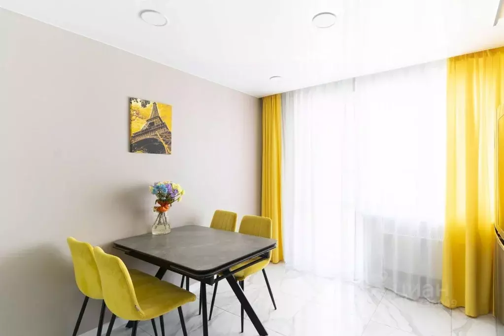 3-к кв. Тюменская область, Тюмень ул. Александра Митинского, 7 (67.6 ... - Фото 1