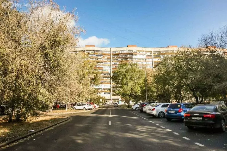 2-комнатная квартира: Тюмень, улица Республики, 92 (52 м) - Фото 1